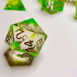 Radioactive resin dice